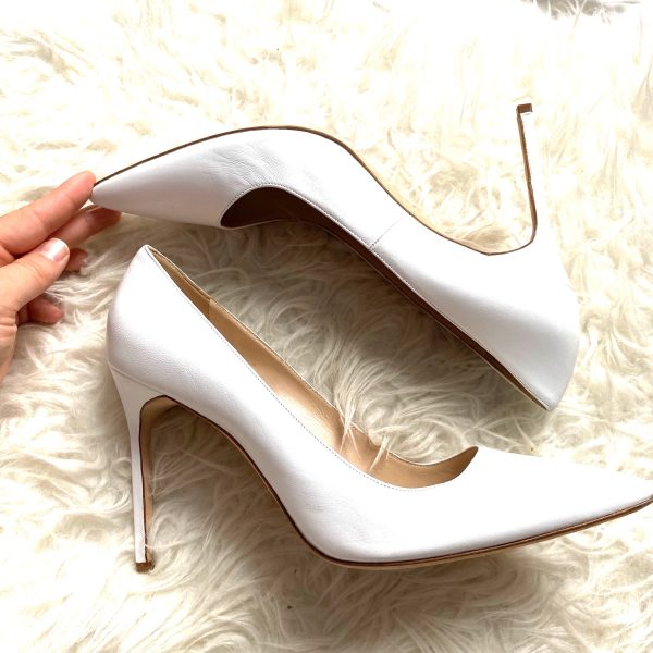 Manolo Blahnik White Pointed Stiletto Heels-Size 41 (US 10) Supply