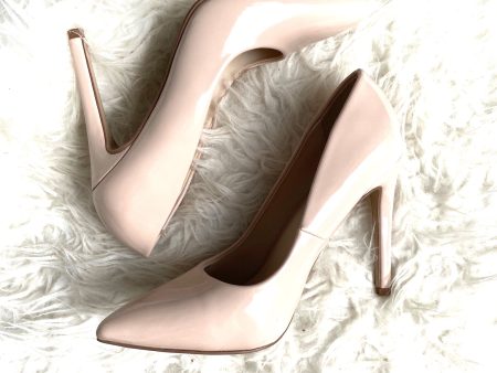 Heart in D Nude Patent Leather Pointed Heels- Size 7.5 (BRAND NEW CONDITION) Online Sale