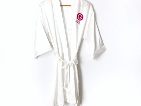 Grande Cosmetics Embroidered White Satin Robe- OS Supply