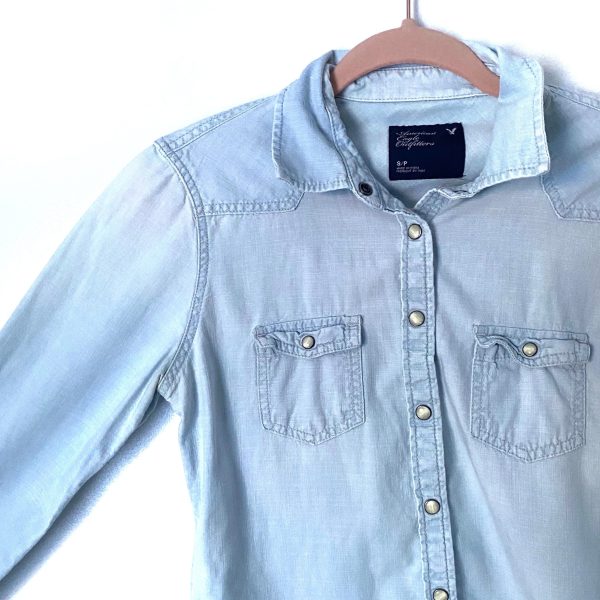 American Eagle Outfitters Chambray Snap Up Top- Size S Discount