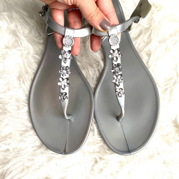 Guess Metallic Addison Flat Sandals- Size 11 on Sale