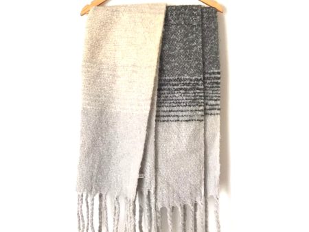 No Brand Grey Black Scarf on Sale