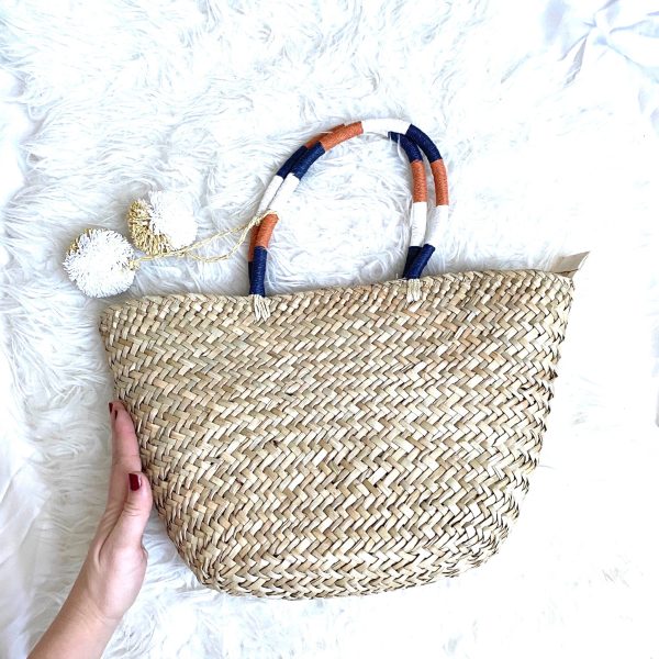 No Brand Straw Weave Pom Pom Medium Handbag Hot on Sale