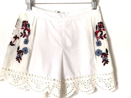 Sugar+Lips White Embroidered Shorts NWT- Size XS Online Sale